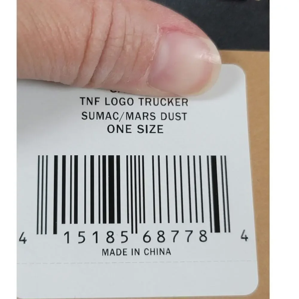 THE NORTH FACE LOGO TRUCKER HAT IN SUMAC, MARS DUST